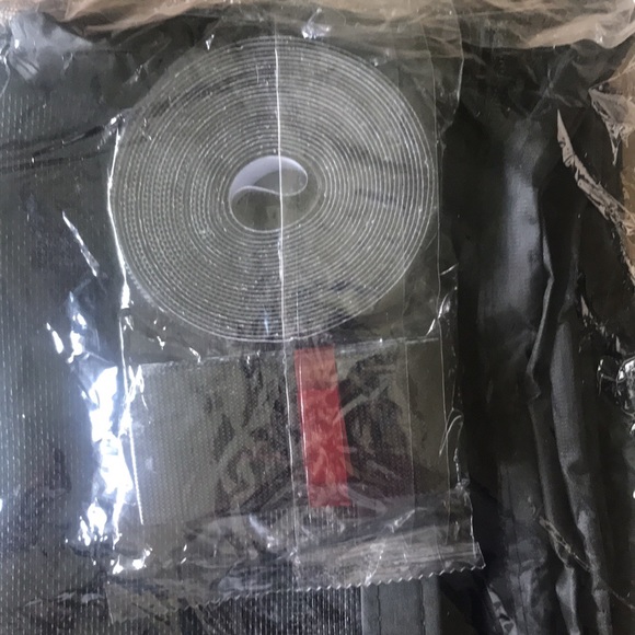 Removable magnetic screen door for indoor or exterior usage - Picture 2 of 4